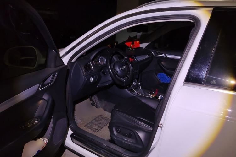 Used Audi Q3 2015 35 TFSI Comfort Model Driver Seat