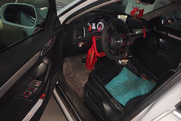 Used Audi Q3 2015 30 TFSI Comfort Model Driver Seat