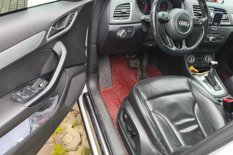 Used Audi Q3 2015 35 TFSI quattro Technology Edition Driver Seat