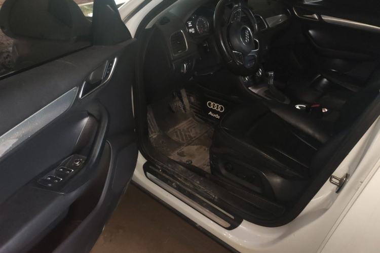 Used Audi Q3 2015 30 TFSI Ambition Edition Driver Seat