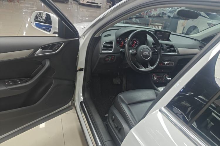 Used Audi Q3 2015 30 TFSI Ambition Edition Driver Seat