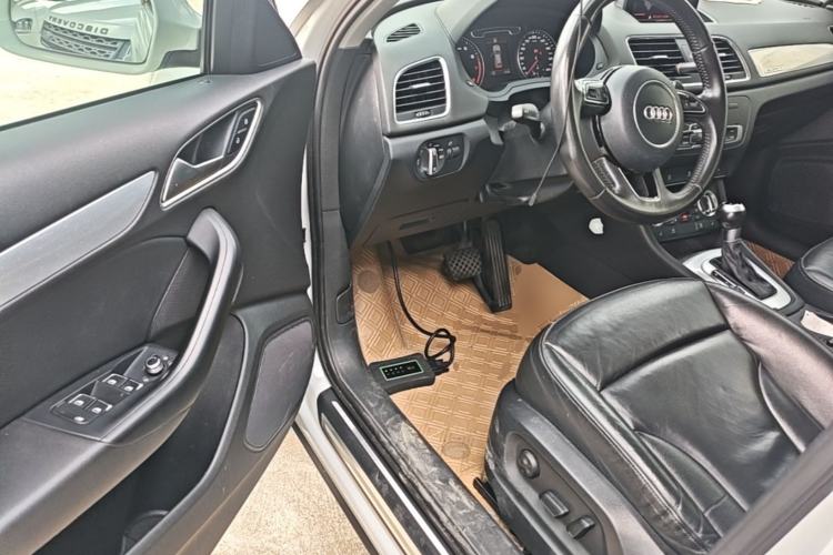 Used Audi Q3 2015 35 TFSI quattro Millionth Anniversary Edition Driver Seat