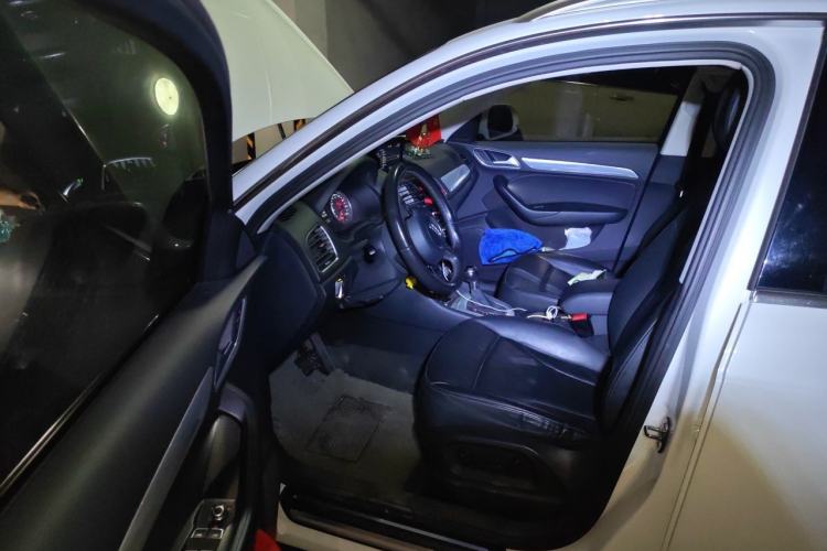 Used Audi Q3 2015 35 TFSI Comfort Model Driver Seat