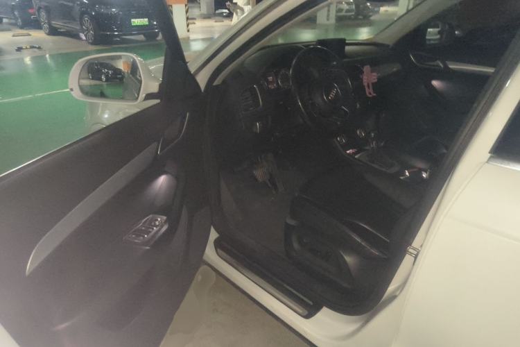 Used Audi Q3 2015 35 TFSI quattro Technology Edition Driver Seat