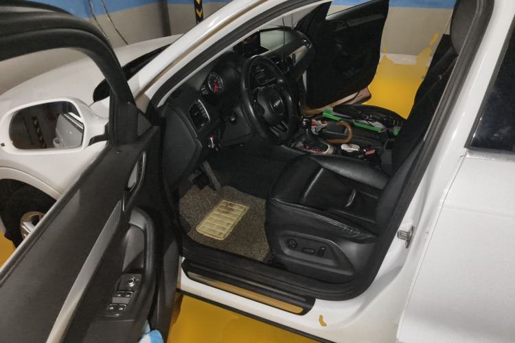 Used Audi Q3 2015 35 TFSI Comfort Model Driver Seat