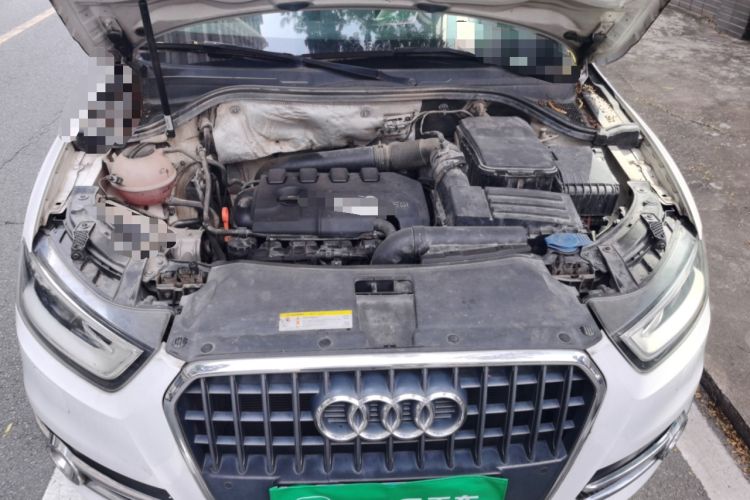 Used Audi Q3 2015 35 TFSI Comfort Model Engine Bay