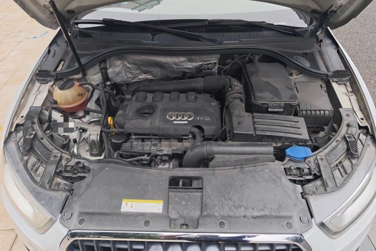 Used Audi Q3 2015 35 TFSI Comfort Model Engine Bay