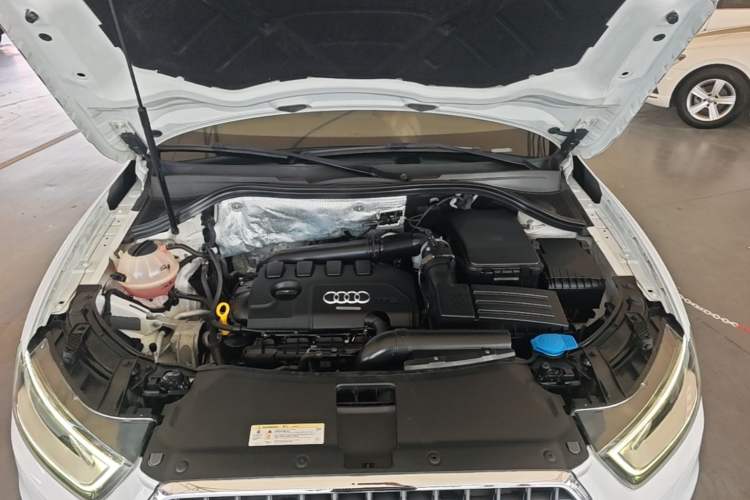 Used Audi Q3 2015 35 TFSI quattro Technology Edition Engine Bay