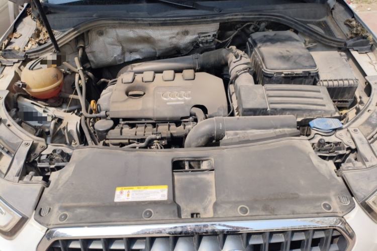 Used Audi Q3 2015 35 TFSI Comfort Model Engine Bay