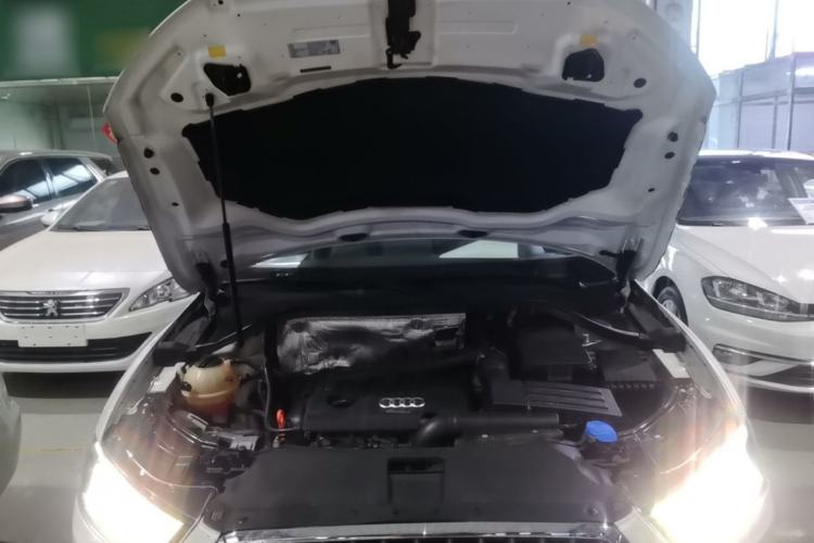 Used Audi Q3 2015 35 TFSI quattro Technology Edition Engine Bay