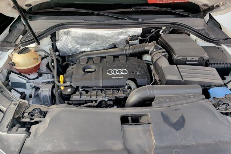 Used Audi Q3 2015 35 TFSI Comfort Model Engine Bay