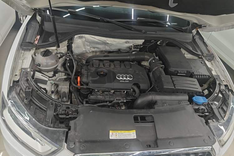 Used Audi Q3 2015 35 TFSI Comfort Model Engine Bay