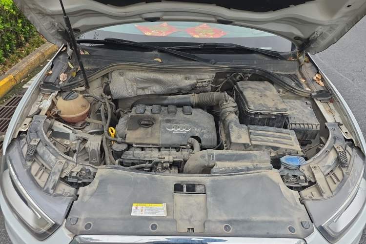 Used Audi Q3 2015 35 TFSI quattro Comfort model Engine Bay