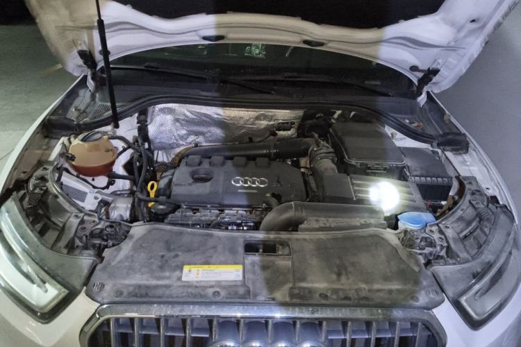 Used Audi Q3 2015 35 TFSI quattro Technology Edition Engine Bay
