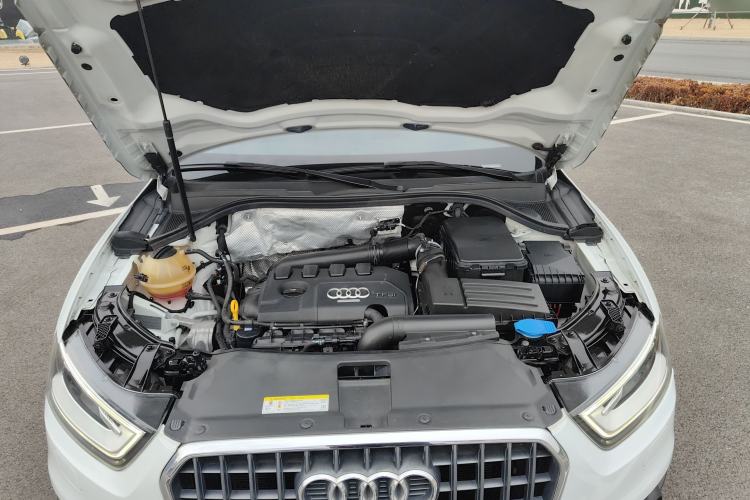 Used Audi Q3 2015 35 TFSI Comfort Model Engine Bay