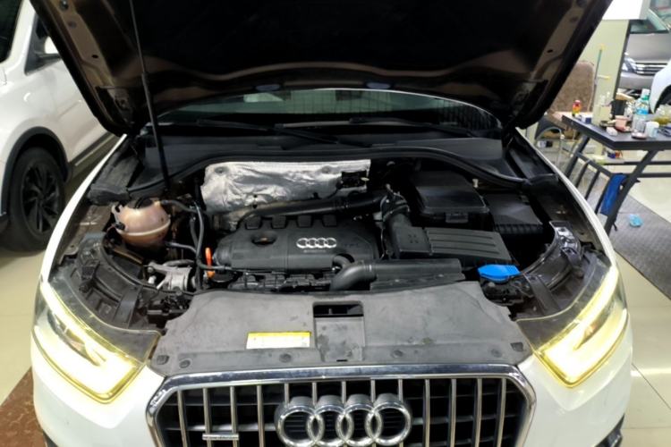 Used Audi Q3 2015 35 TFSI quattro Technology Edition Engine Bay