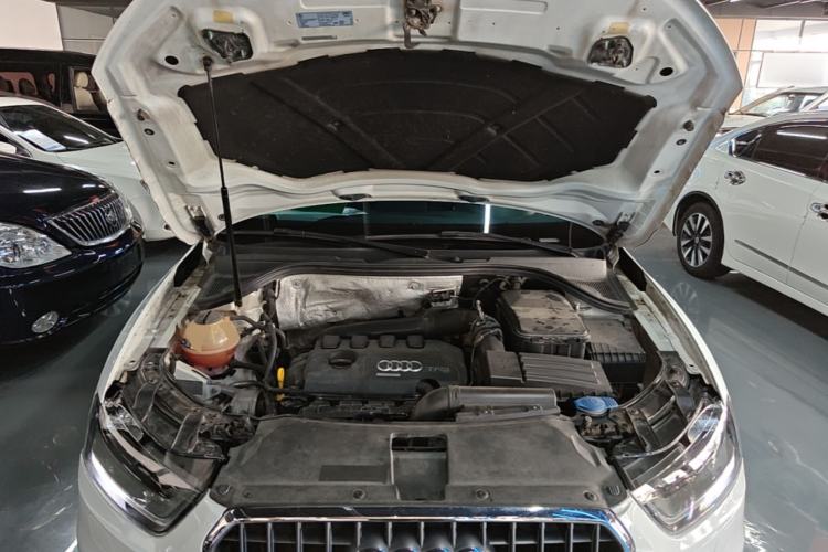 Used Audi Q3 2015 35 TFSI Ambition Edition Engine Bay