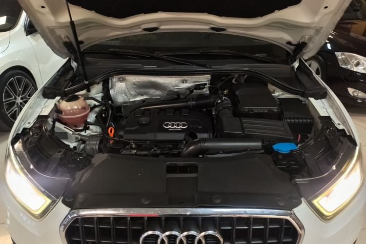 Used Audi Q3 2015 35 TFSI quattro Technology Edition Engine Bay