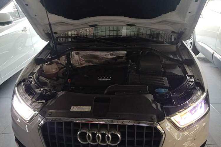 Used Audi Q3 2015 35 TFSI quattro Technology Edition Engine Bay