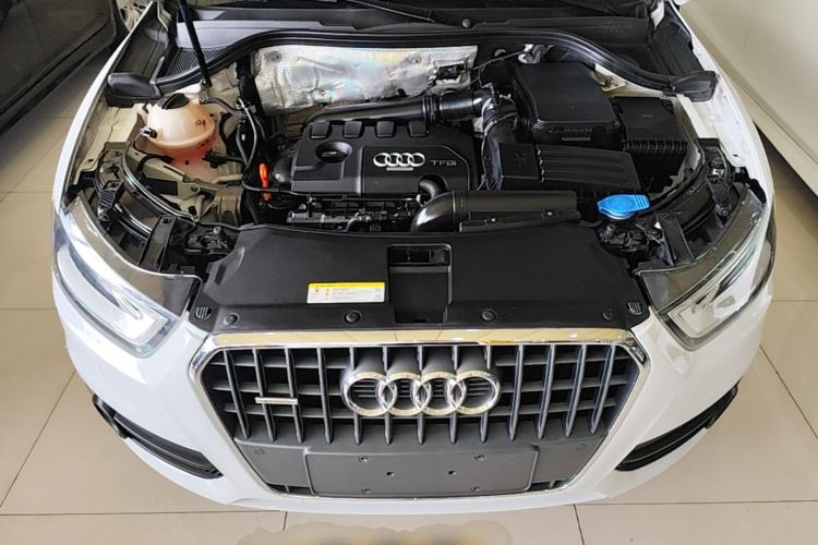 Used Audi Q3 2015 35 TFSI quattro Technology Edition Engine Bay