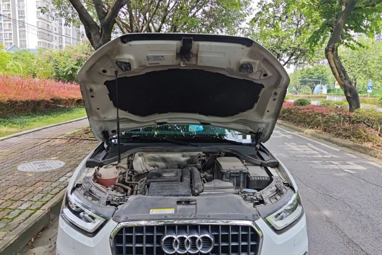 Used Audi Q3 2015 30 TFSI Comfort Model Engine Bay