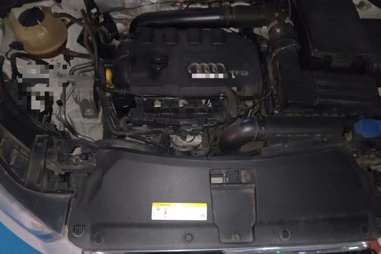 Used Audi Q3 2015 35 TFSI Comfort Model Engine Bay