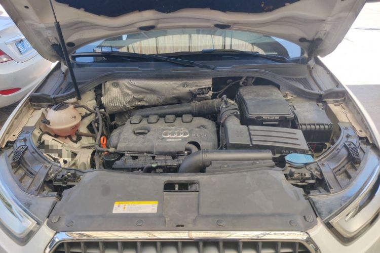 Used Audi Q3 2015 35 TFSI Comfort Model Engine Bay