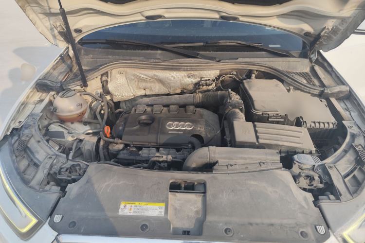Used Audi Q3 2015 35 TFSI quattro Comfort model Engine Bay