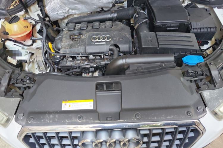 Used Audi Q3 2015 35 TFSI Comfort Model Engine Bay