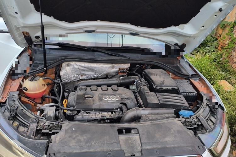 Used Audi Q3 2015 35 TFSI quattro Comfort model Engine Bay