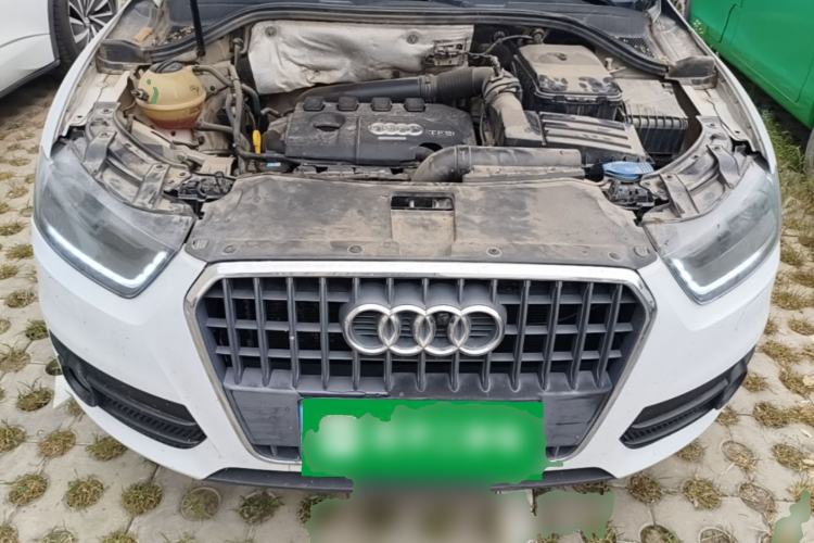 Used Audi Q3 2015 35 TFSI Ambition Edition Engine Bay