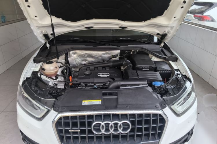 Used Audi Q3 2015 35 TFSI quattro Technology Edition Engine Bay