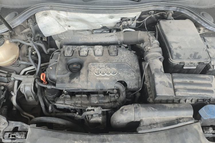 Used Audi Q3 2015 35 TFSI Comfort Model Engine Bay