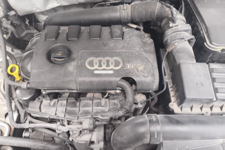 Used Audi Q3 2015 35 TFSI Comfort Model Engine Bay