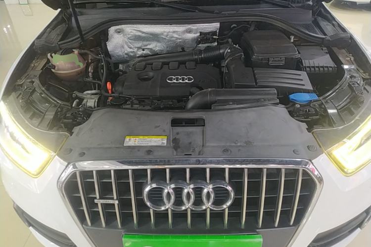 Used Audi Q3 2015 35 TFSI quattro Technology Edition Engine Bay