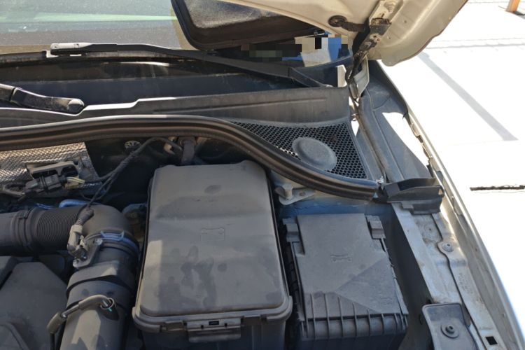 Used Audi Q3 2015 35 TFSI Comfort Model Engine Bay Left