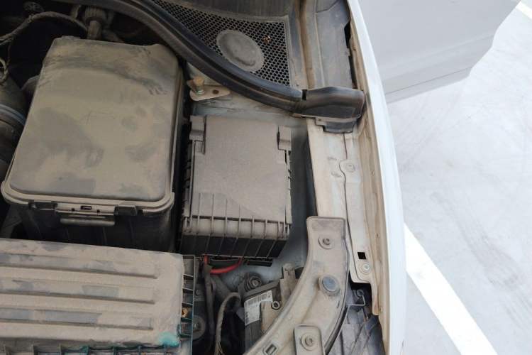 Used Audi Q3 2015 35 TFSI Comfort Model Engine Bay Left