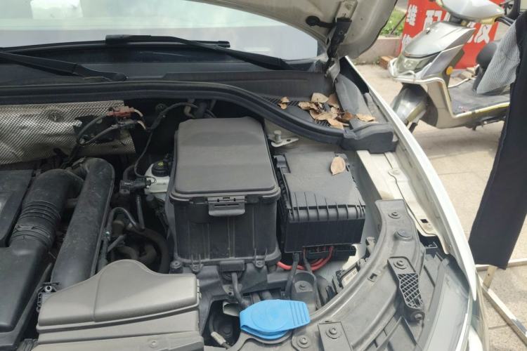 Used Audi Q3 2015 30 TFSI Comfort Model Engine Bay Left