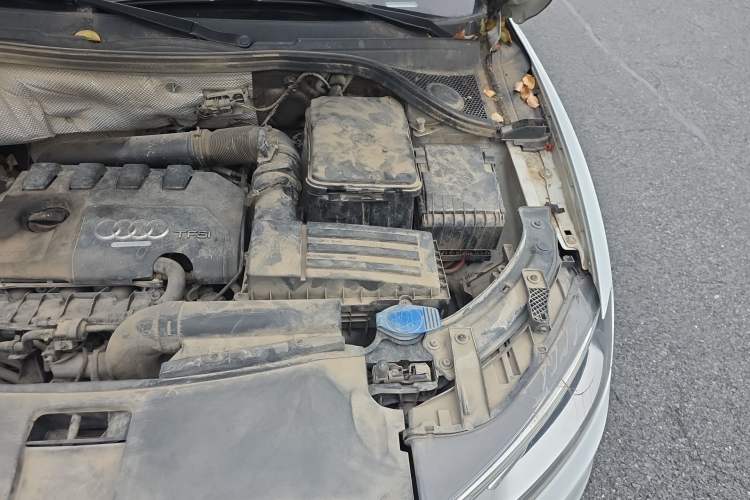 Used Audi Q3 2015 35 TFSI quattro Comfort model Engine Bay Left