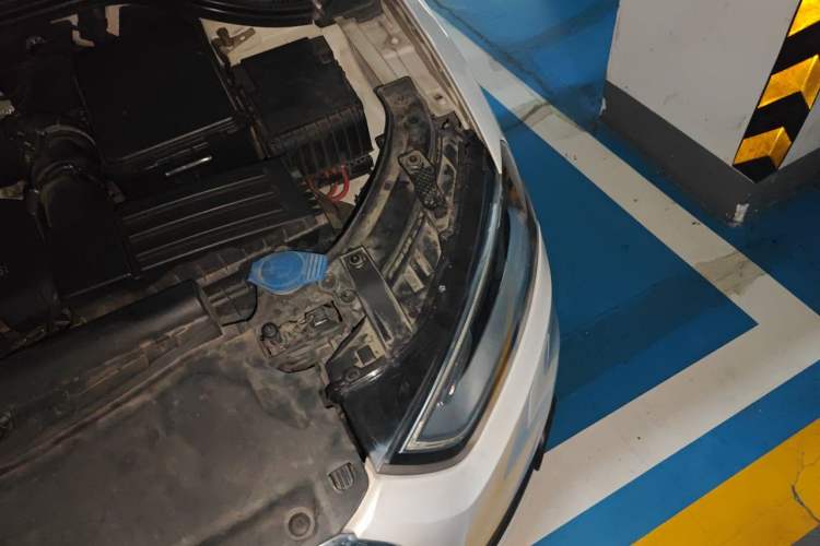 Used Audi Q3 2015 35 TFSI quattro Technology Edition Engine Bay Left