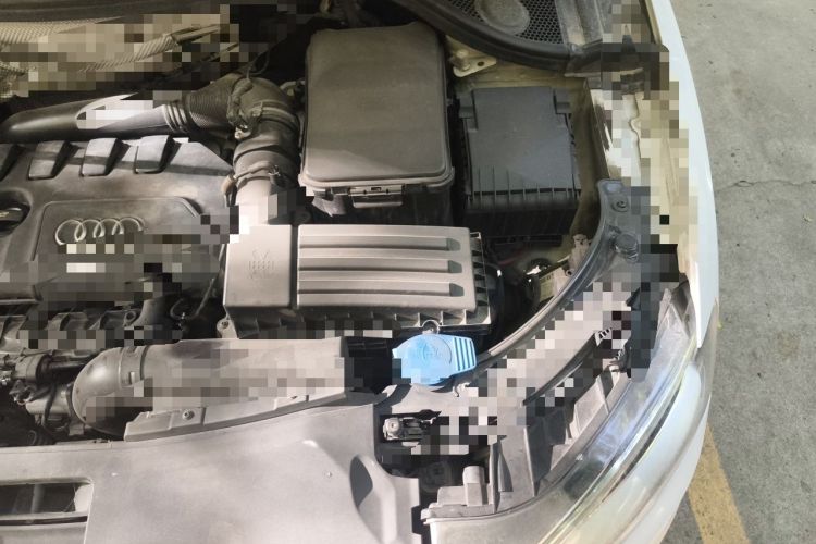 Used Audi Q3 2015 35 TFSI Comfort Model Engine Bay Left