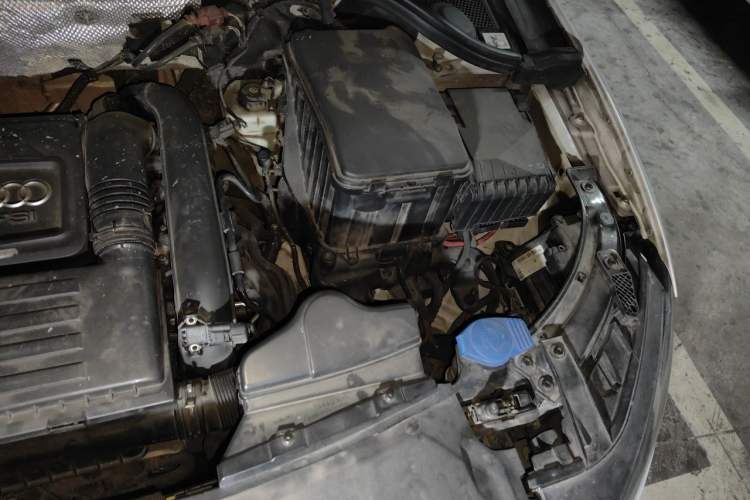 Used Audi Q3 2015 30 TFSI Comfort Model Engine Bay Left