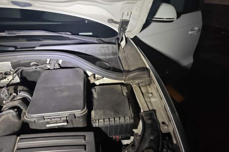 Used Audi Q3 2015 35 TFSI quattro Technology Edition Engine Bay Left