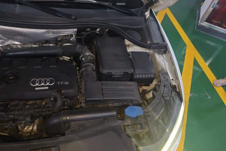 Used Audi Q3 2015 35 TFSI Ambition Edition Engine Bay Left