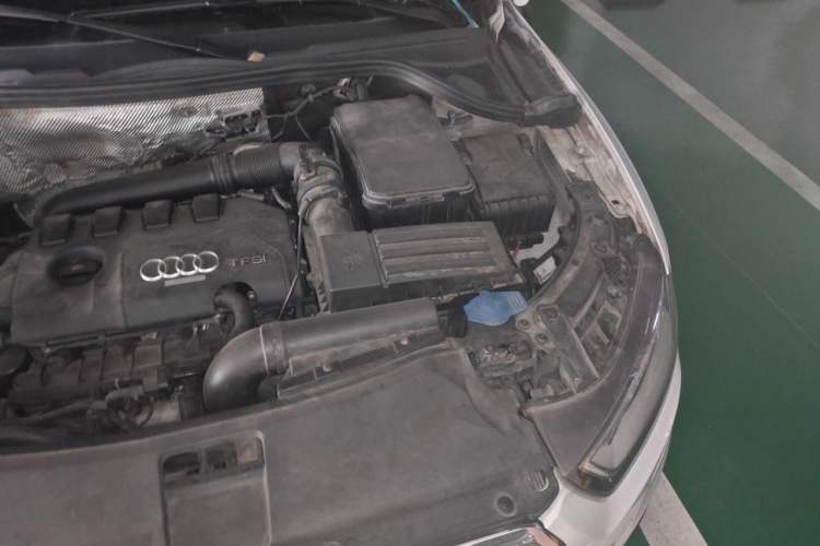 Used Audi Q3 2015 35 TFSI quattro Technology Edition Engine Bay Left