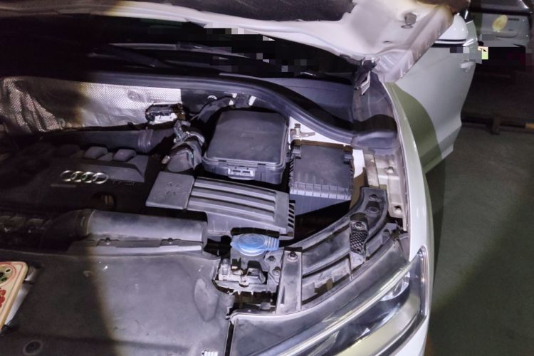 Used Audi Q3 2015 35 TFSI quattro Technology Edition Engine Bay Left