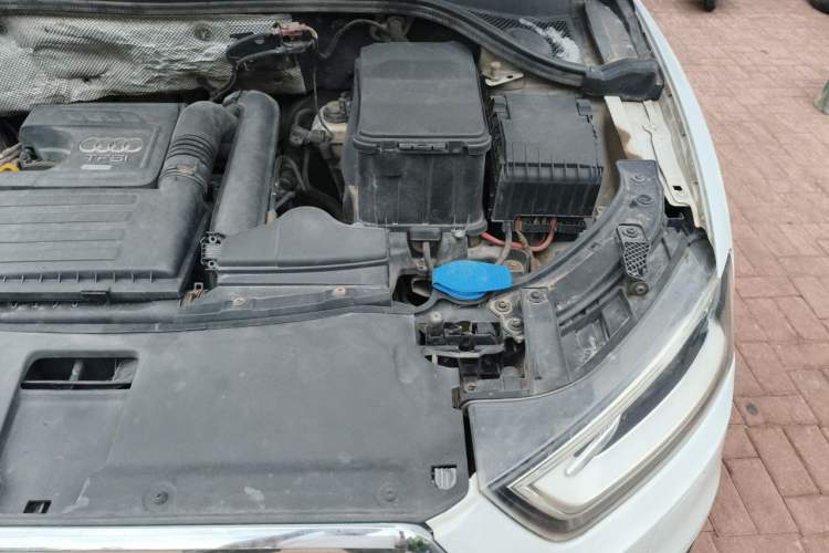 Used Audi Q3 2015 30 TFSI Comfort Model Engine Bay Left