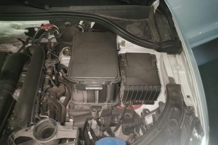 Used Audi Q3 2015 30 TFSI Comfort Model Engine Bay Left