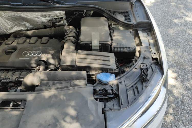 Used Audi Q3 2015 35 TFSI Comfort Model Engine Bay Left