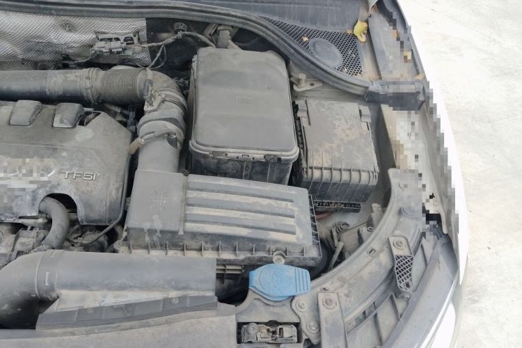 Used Audi Q3 2015 35 TFSI Comfort Model Engine Bay Left